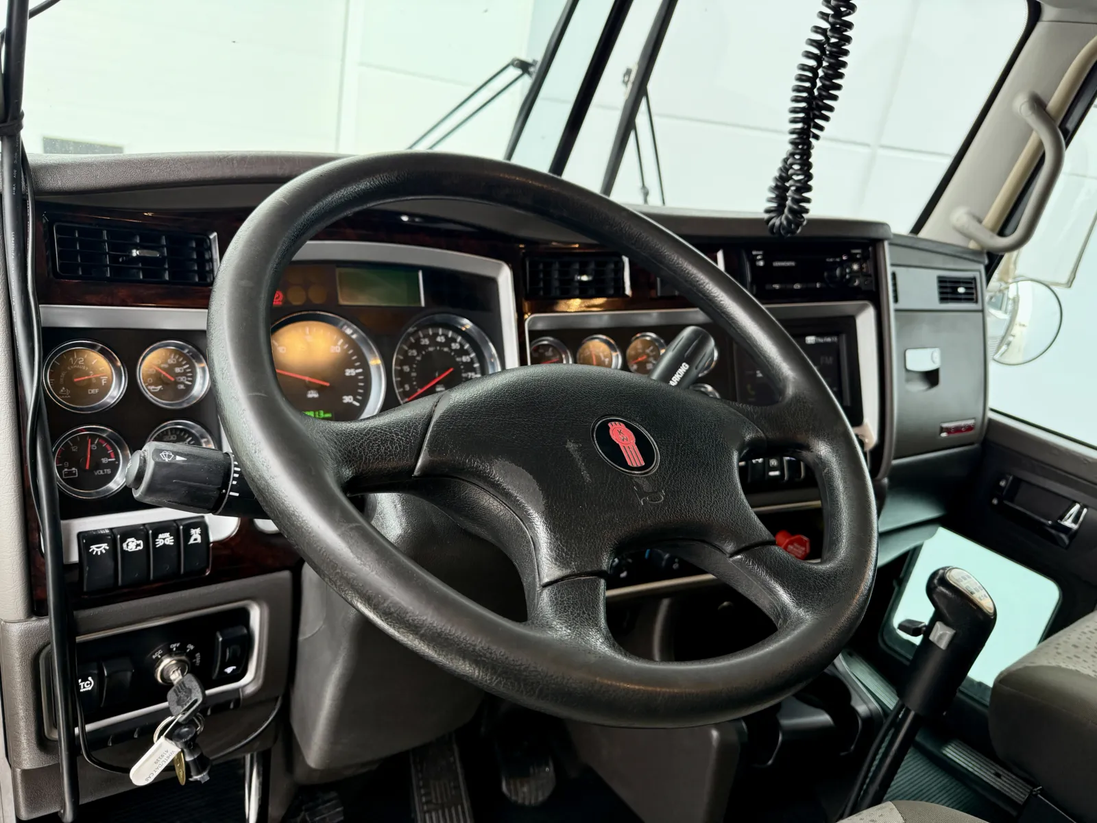 2020 Kenworth T800 - image 15