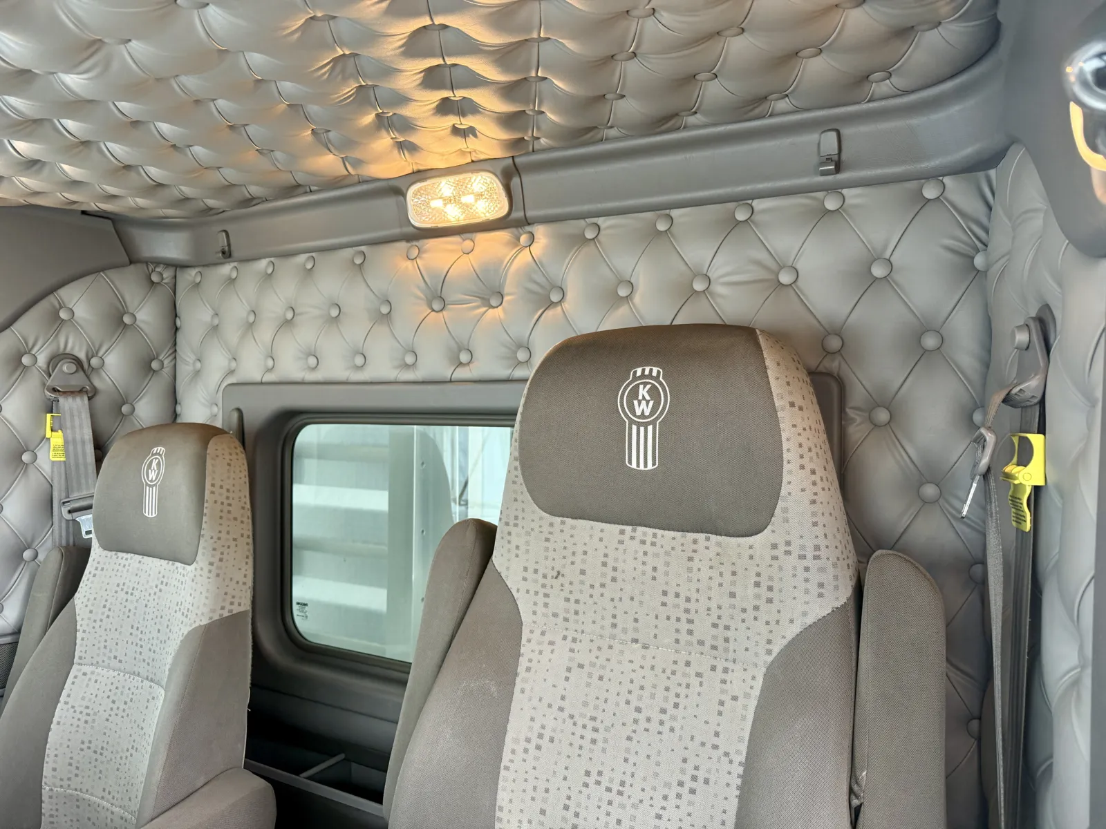 2020 Kenworth T800 - image 20