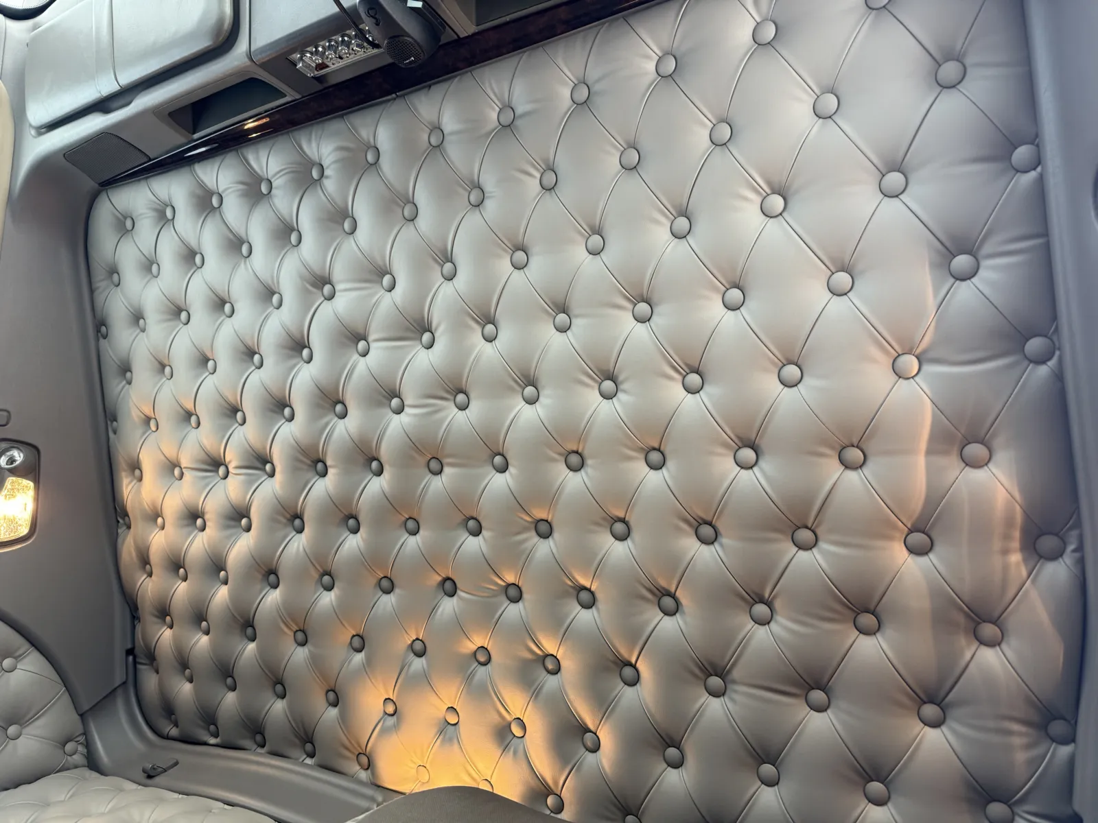 2020 Kenworth T800 - image 21