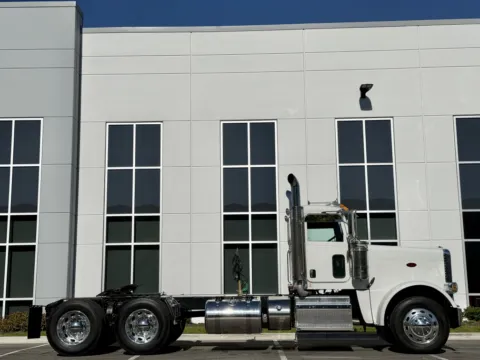 Another view of 2012 PETERBILT 388 for sale in New Lenox, IL at Forge Truck Centers - Illinois