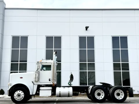 More photos of 2012 PETERBILT 388 at Forge Truck Centers - Illinois, IL