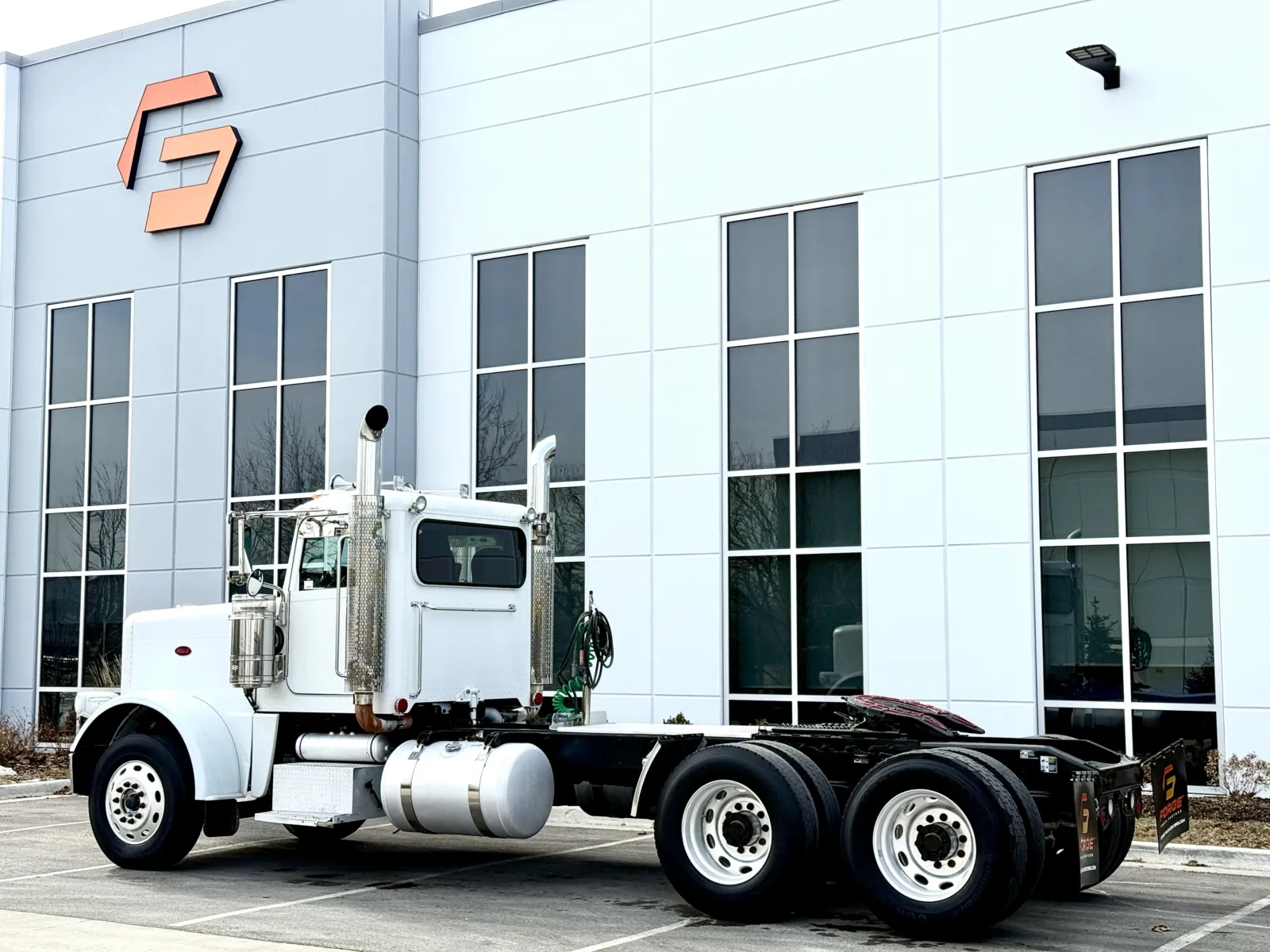 2012 Peterbilt - image 6
