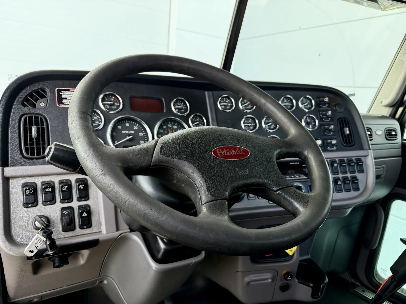 2012 Peterbilt - image 15