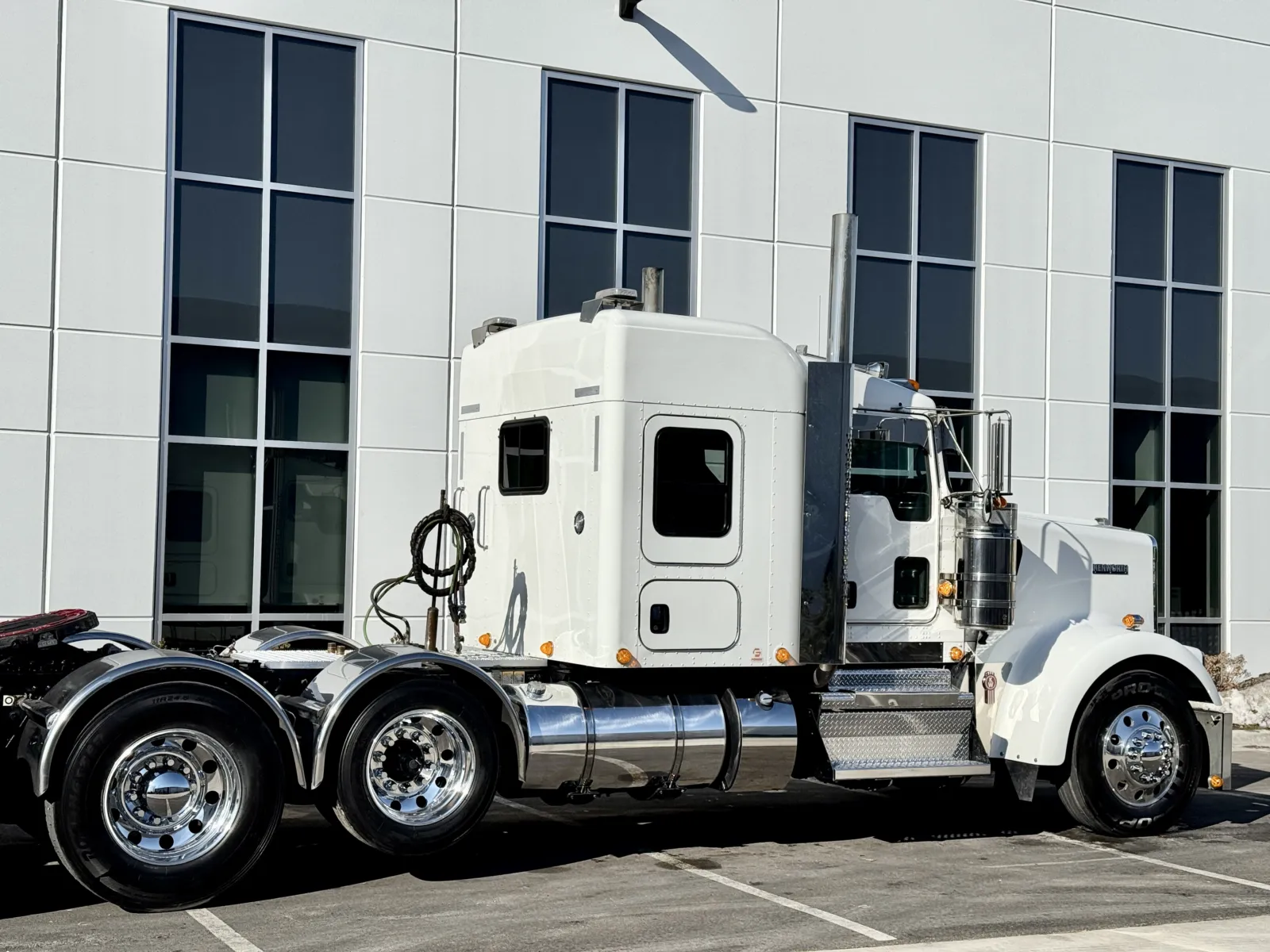 2023 Kenworth W900 - image 7