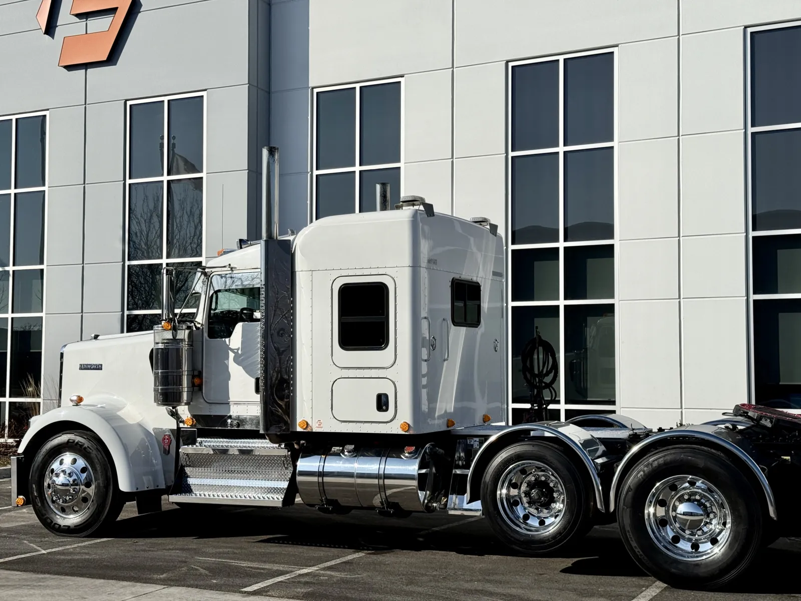 2023 Kenworth W900 - image 8