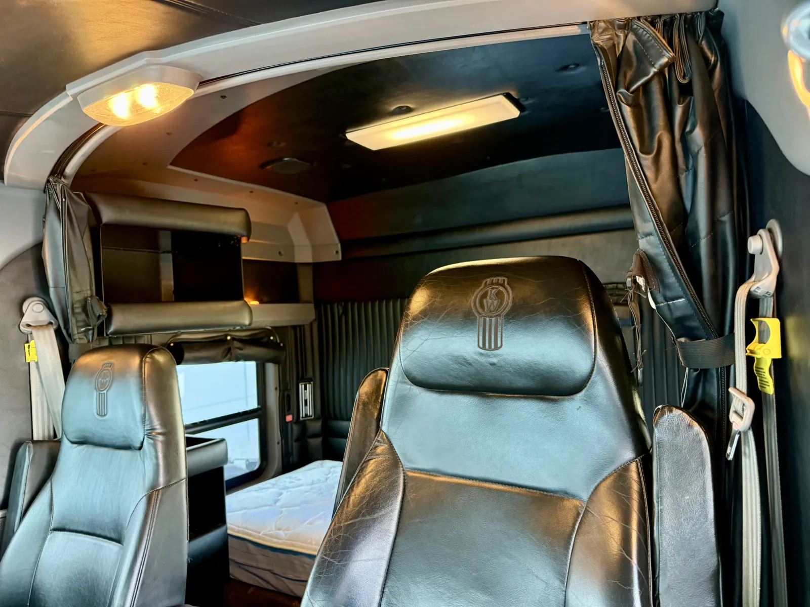 2023 Kenworth W900 - image 20