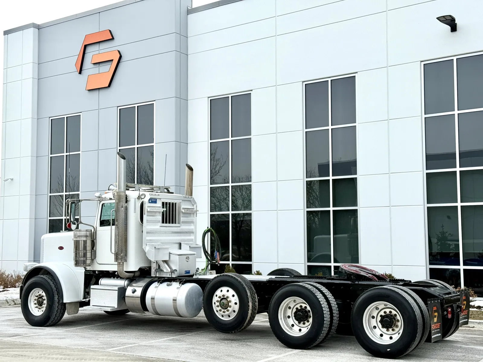 2018 Peterbilt 389 - image 6