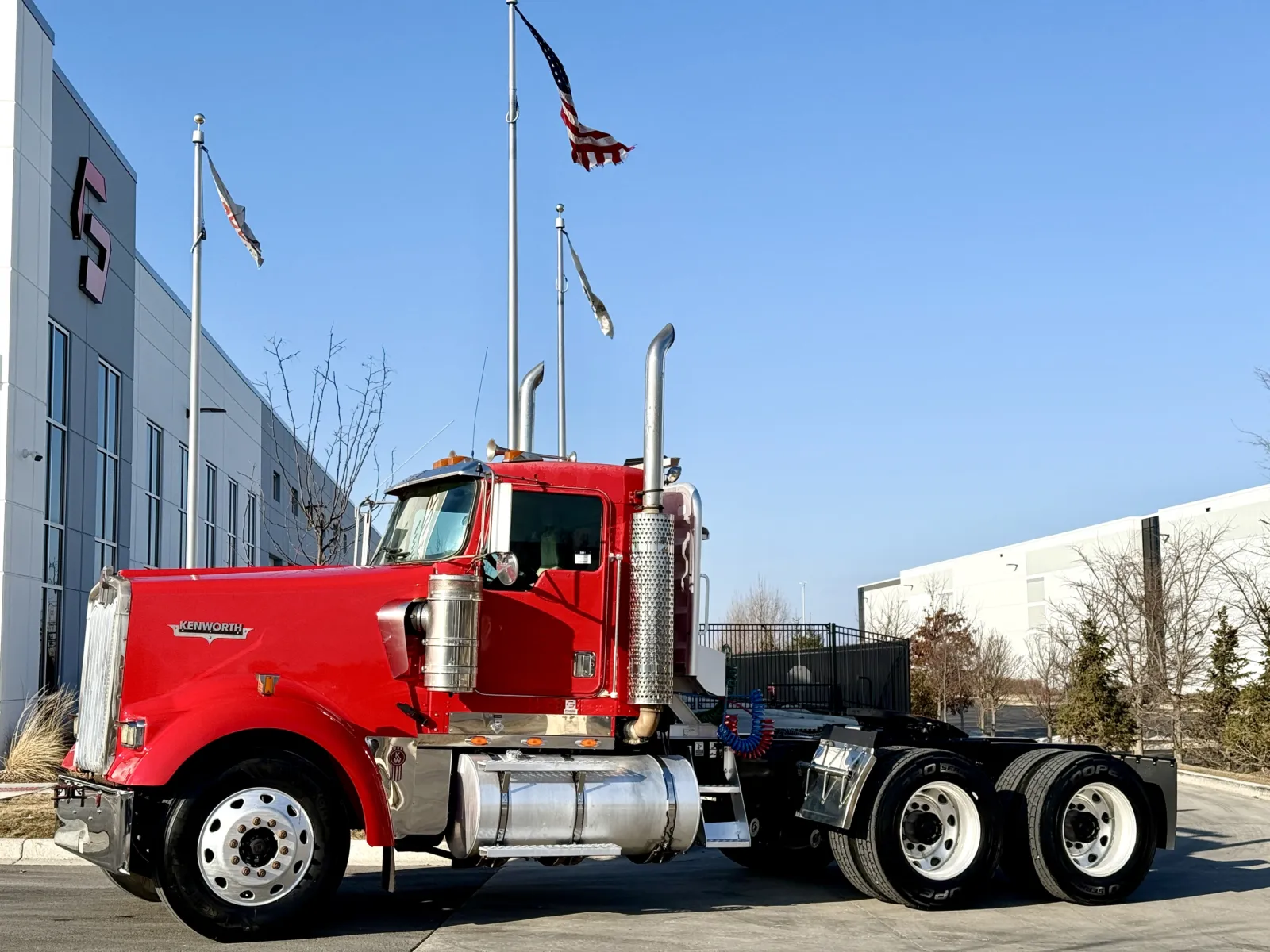 2001 Kenworth W900 - image 1