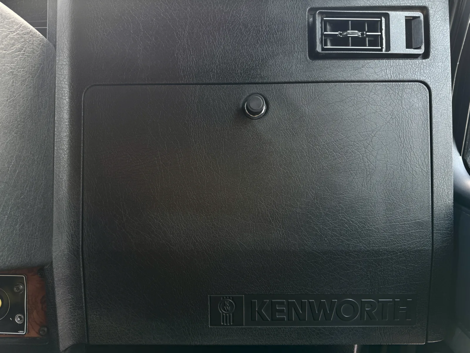 2001 Kenworth W900 - image 19