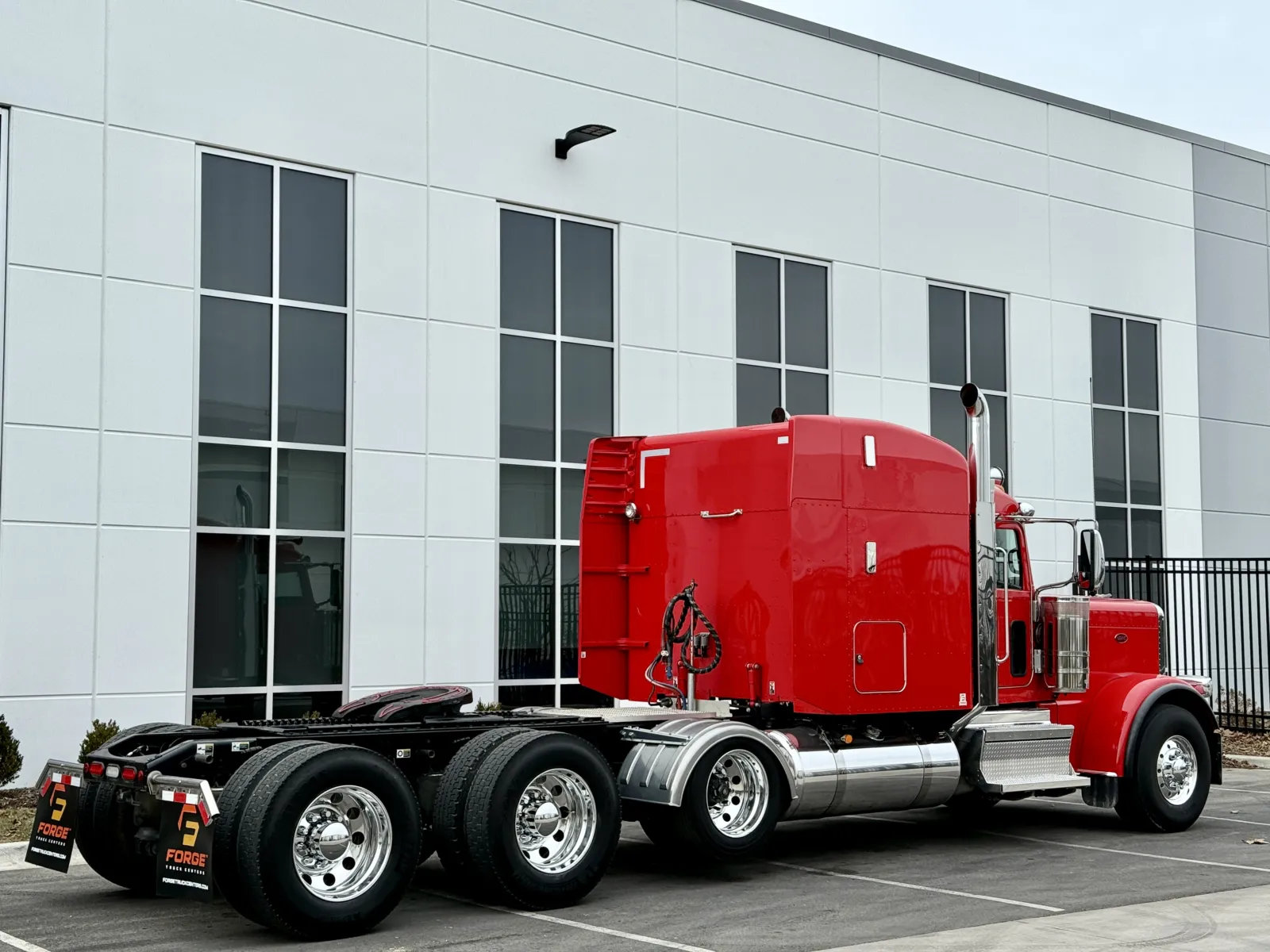 2024 Peterbilt 389 - image 5