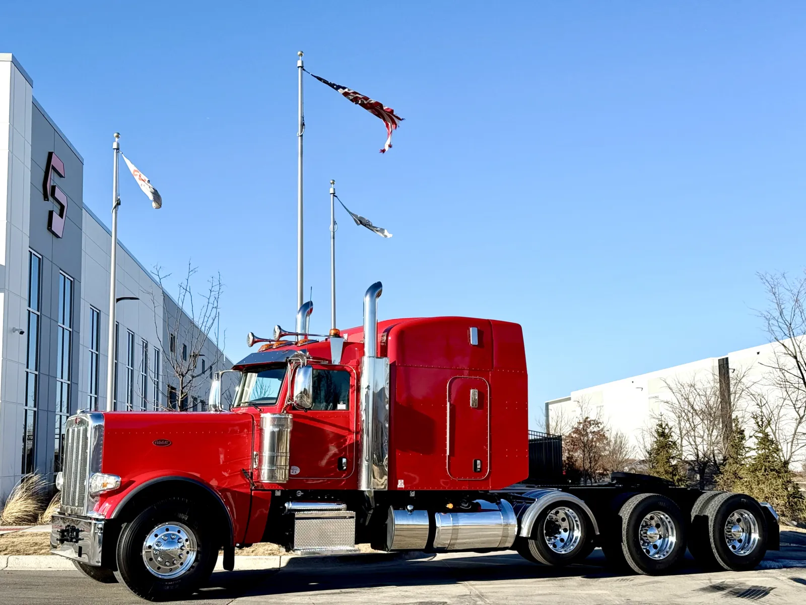 2024 Peterbilt 389 - image 1