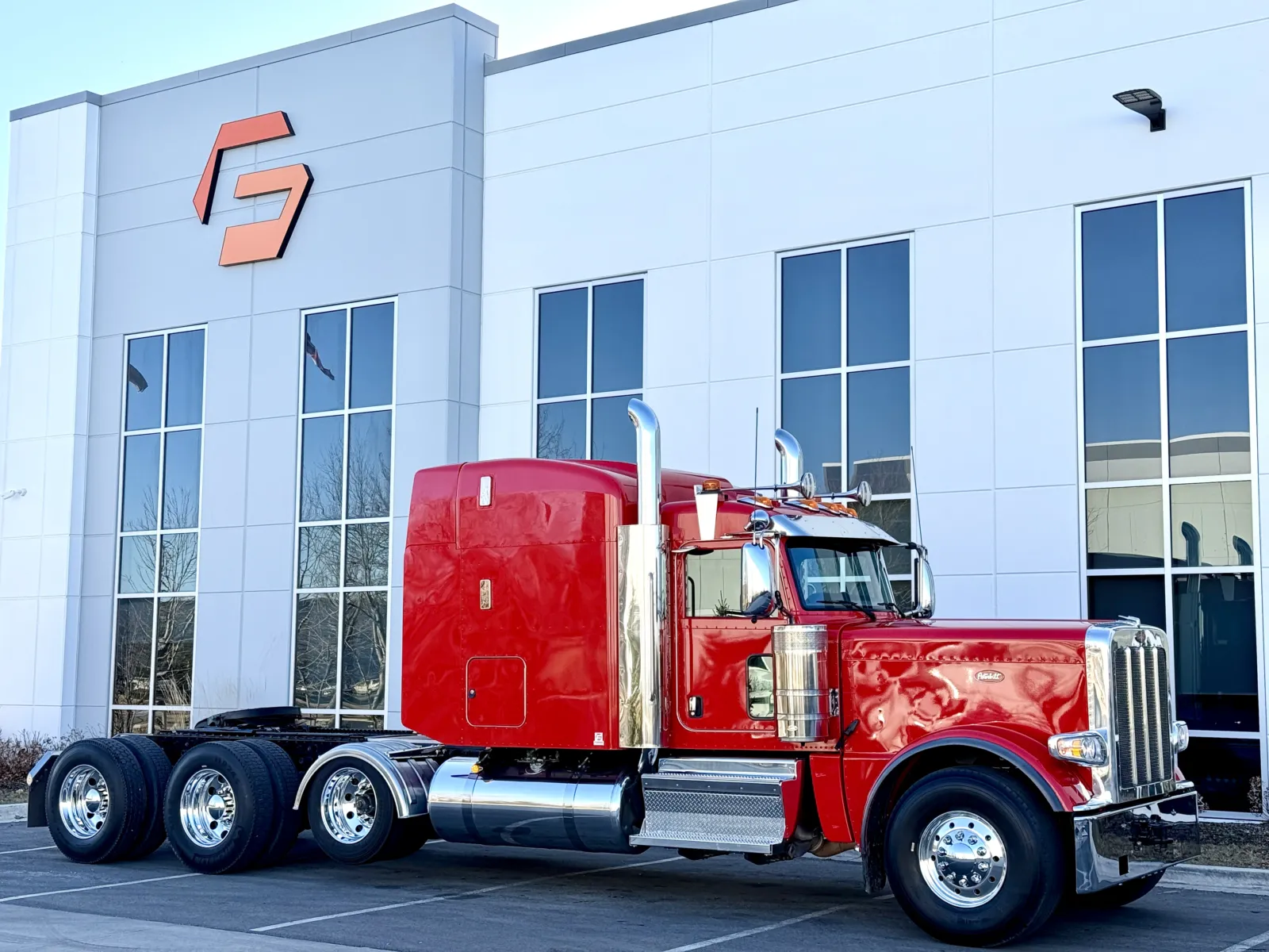 2024 Peterbilt 389 - image 2