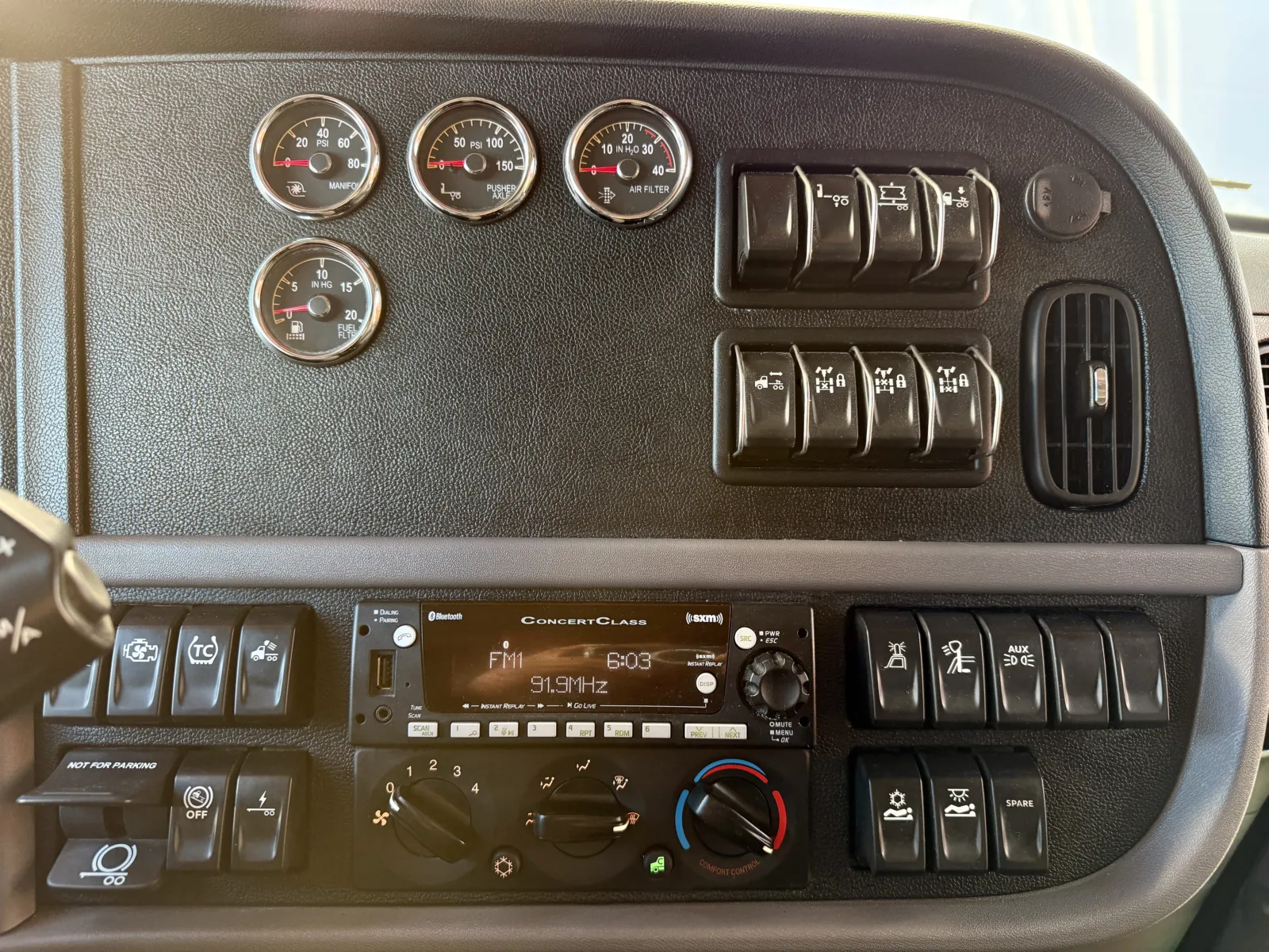 2024 Peterbilt 389 - image 18