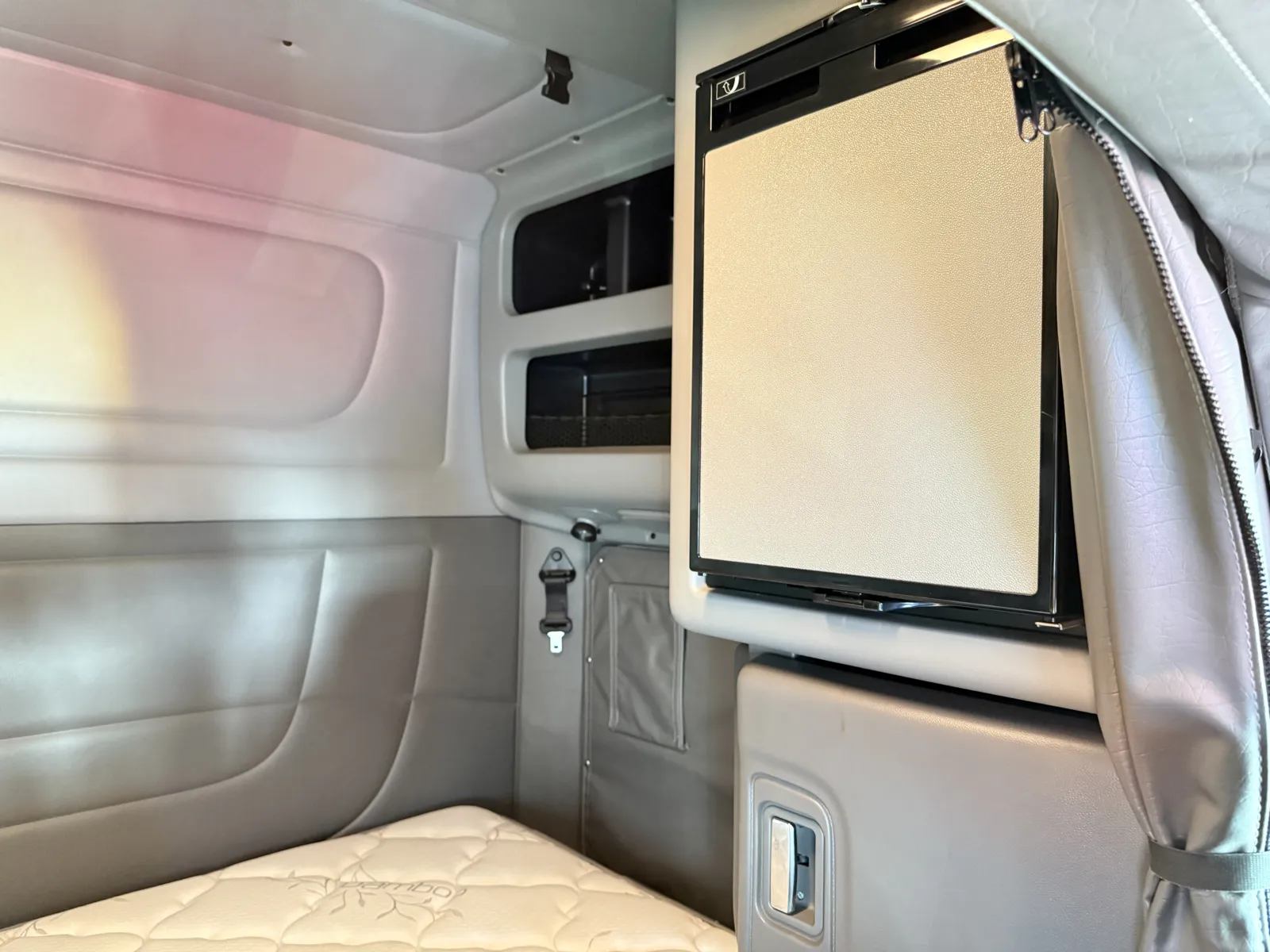 2024 Peterbilt 389 - image 24