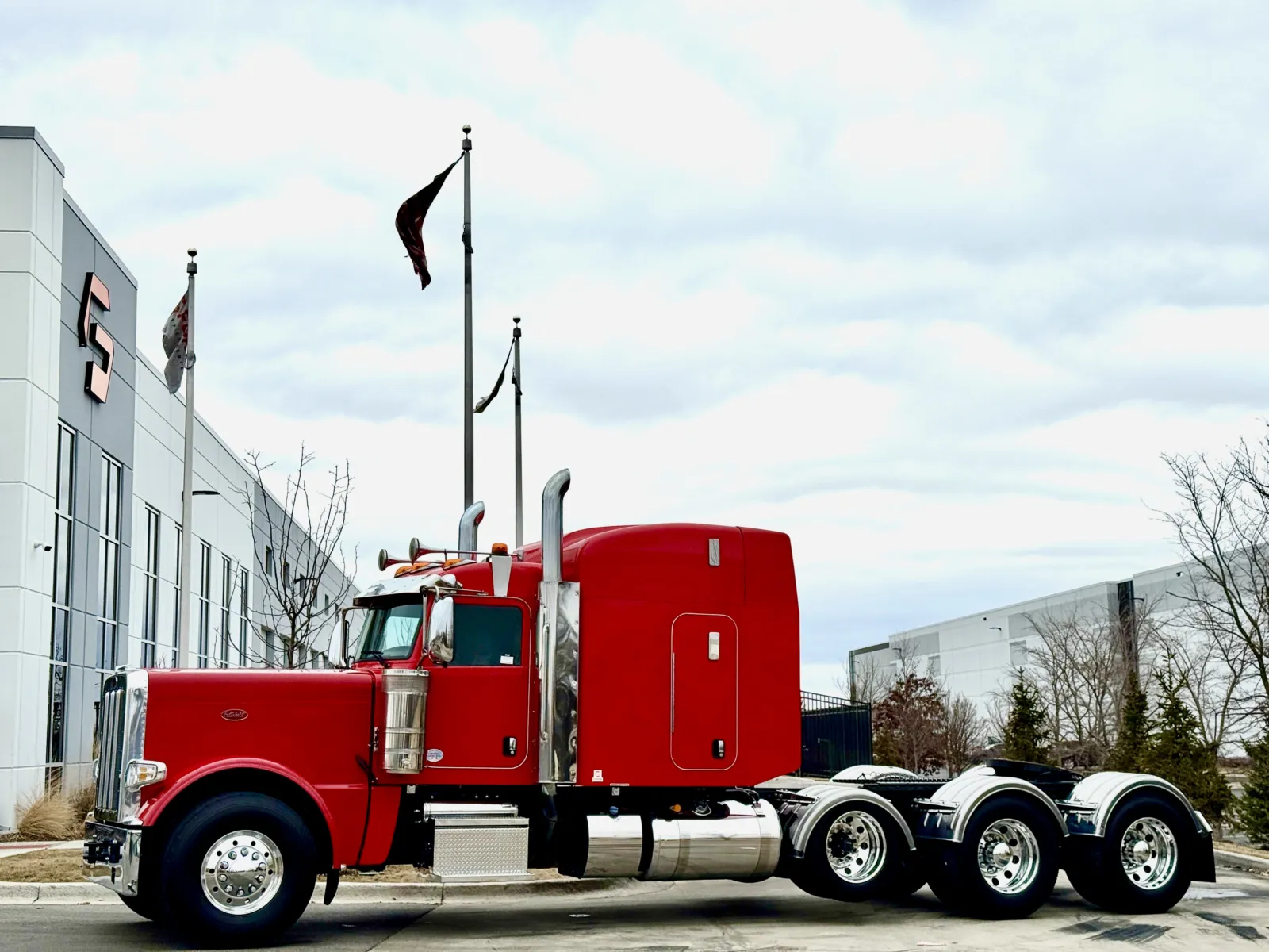 2024 Peterbilt 389 - image 1