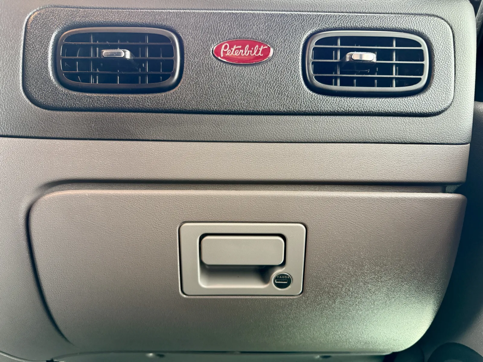 2024 Peterbilt 389 - image 19