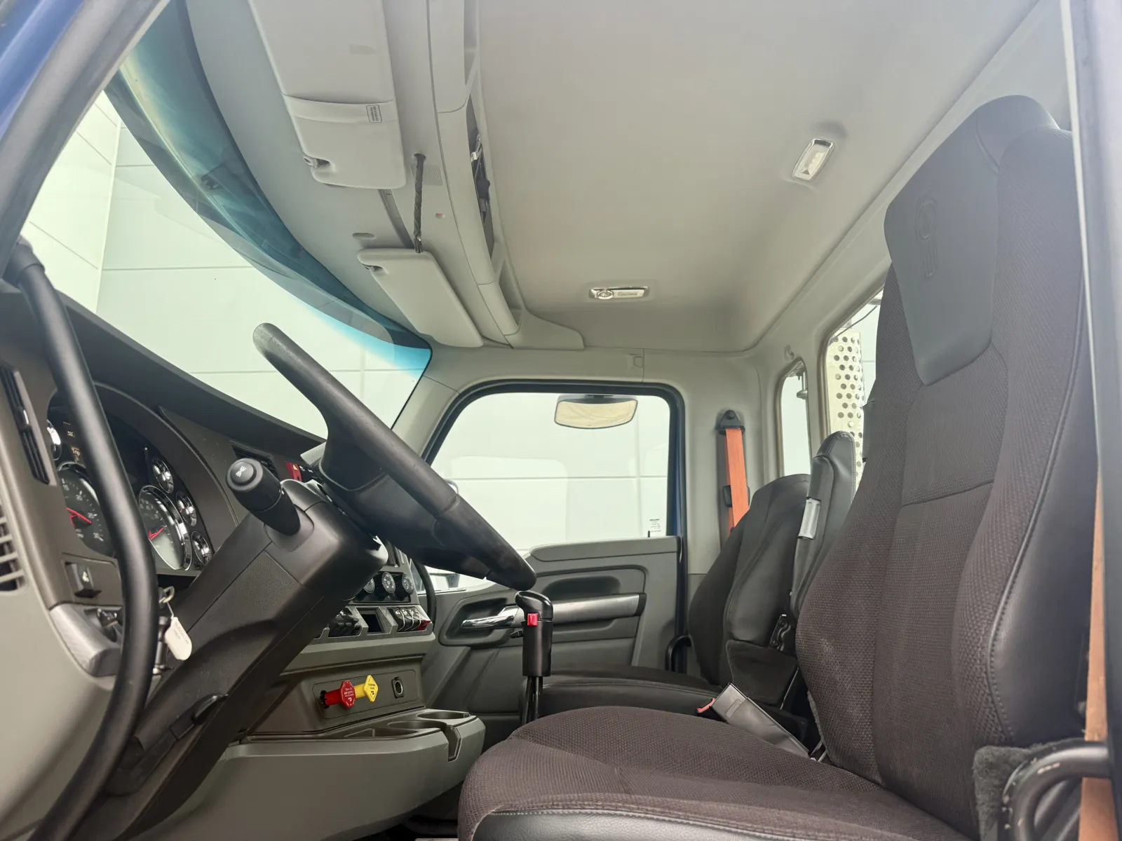 2019 Kenworth T880 - image 14