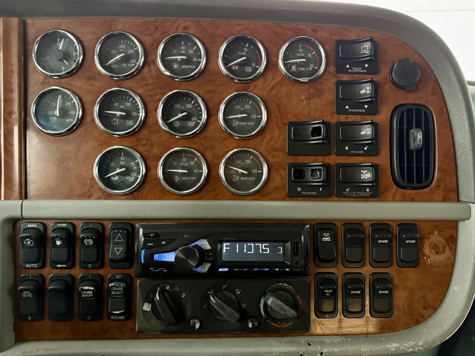 2007 Peterbilt - image 17