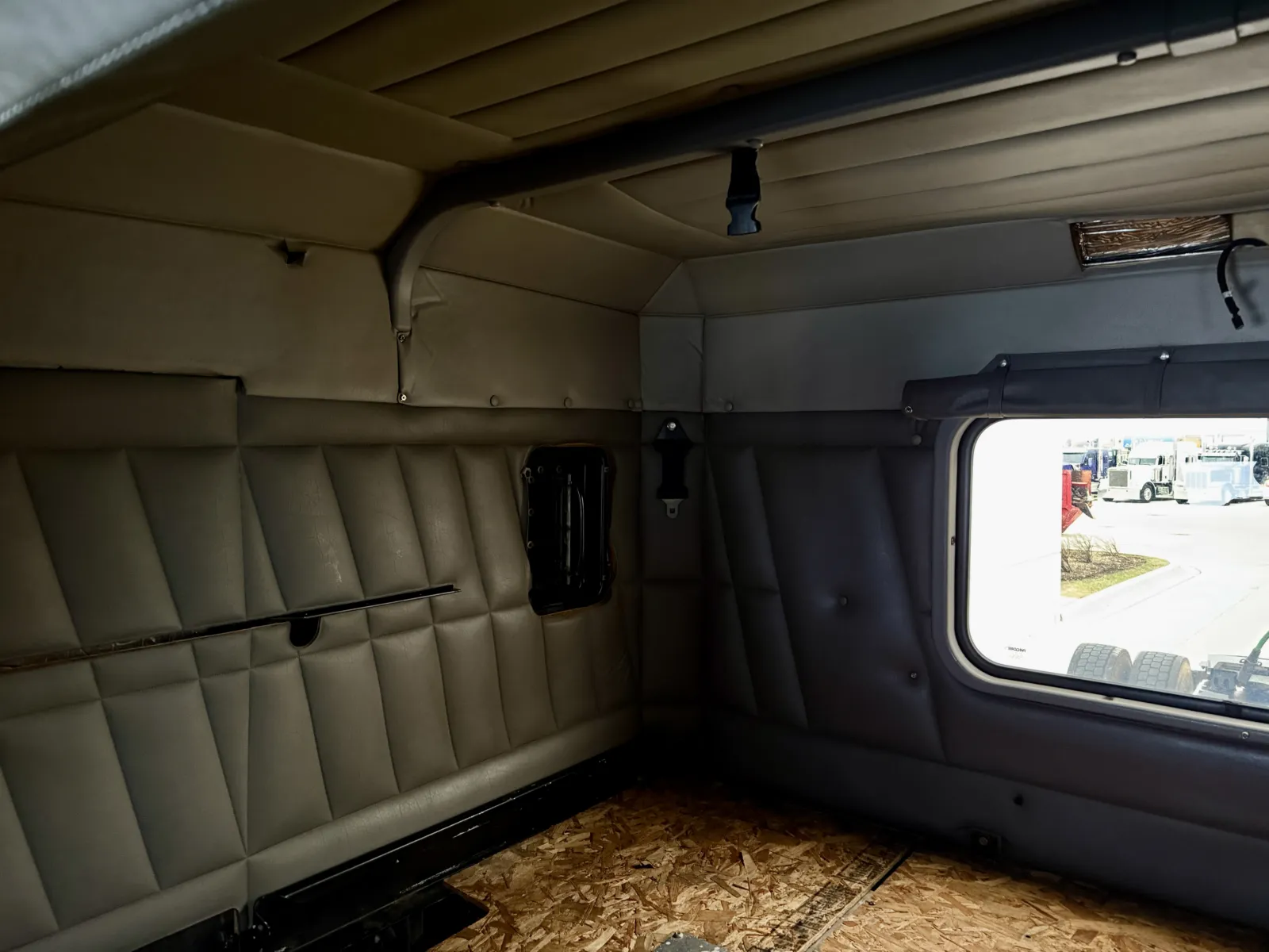 2007 Peterbilt - image 21