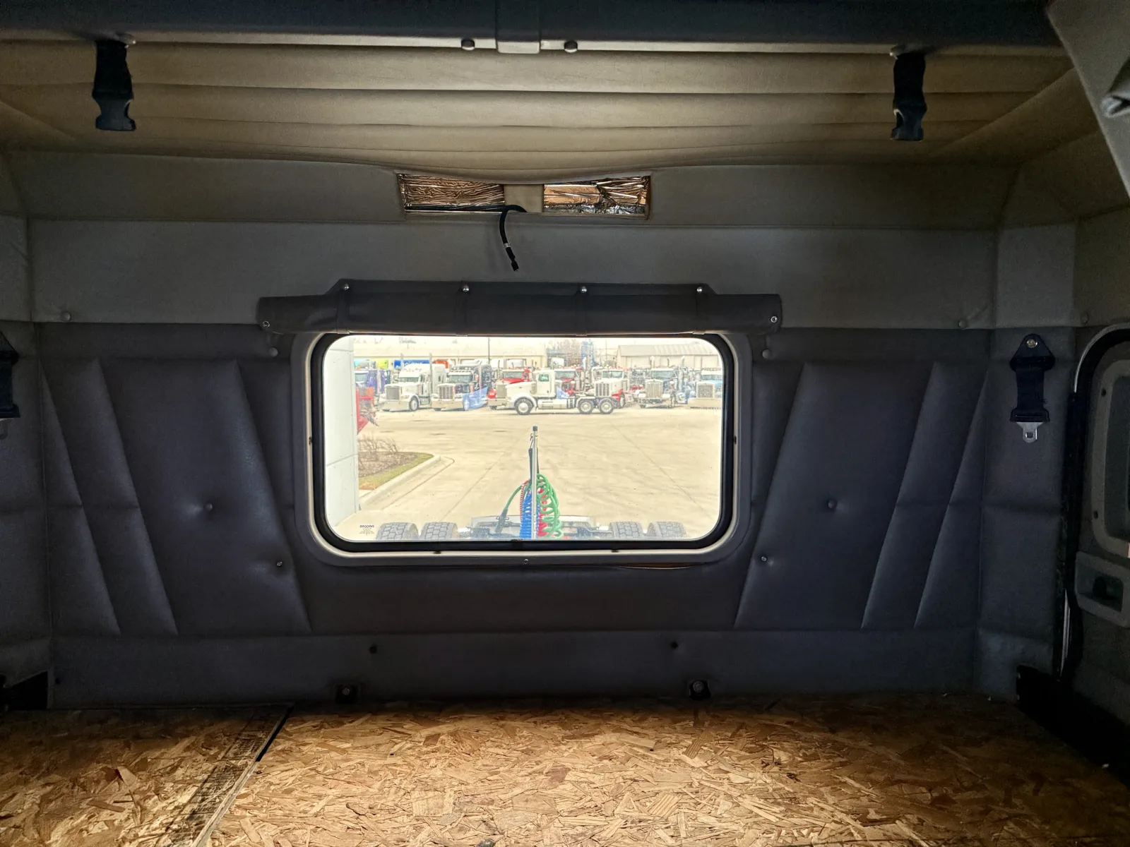 2007 Peterbilt - image 22