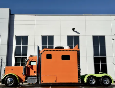 More photos of 2014 PETERBILT 389 at Forge Truck Centers - Illinois, IL