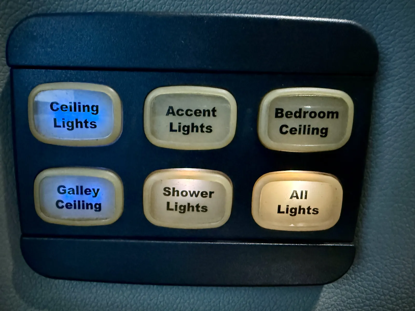 2014 Peterbilt 389 - image 25