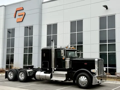 Photos of 2021 PETERBILT 389 for sale in New Lenox, IL at Forge Truck Centers - Illinois