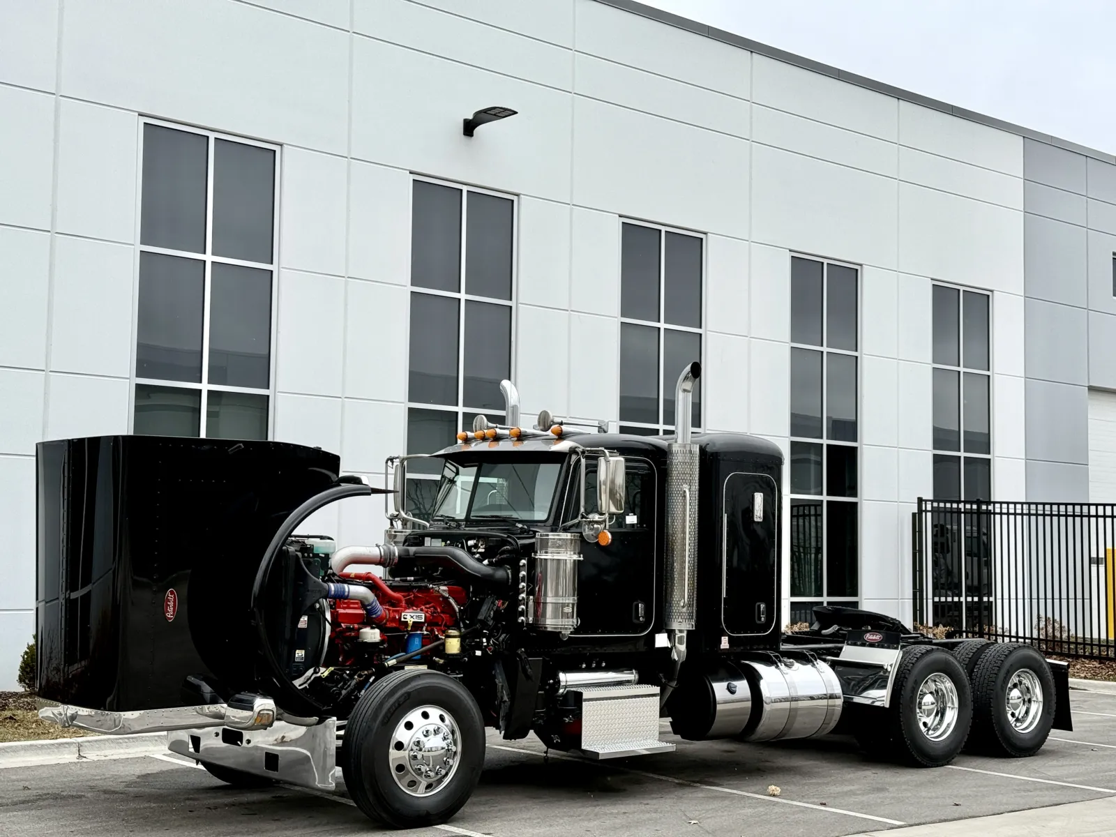2021 Peterbilt 389 - image 10