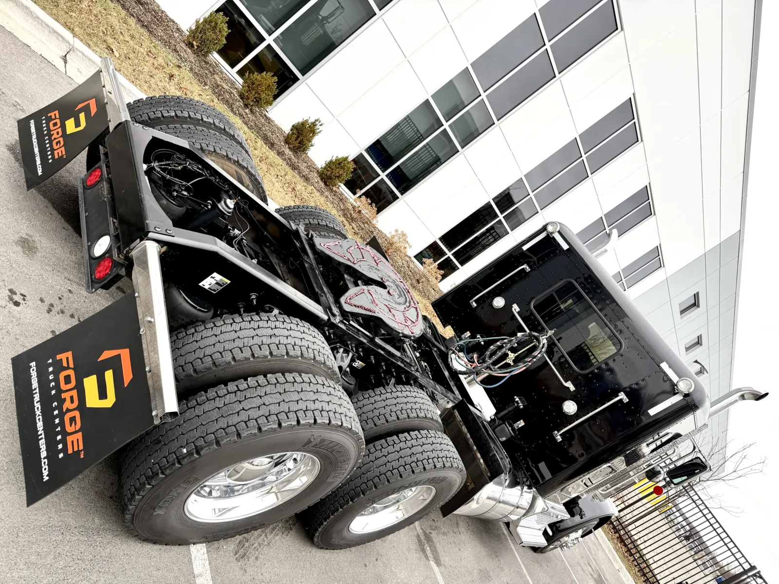 2021 Peterbilt 389 - image 11