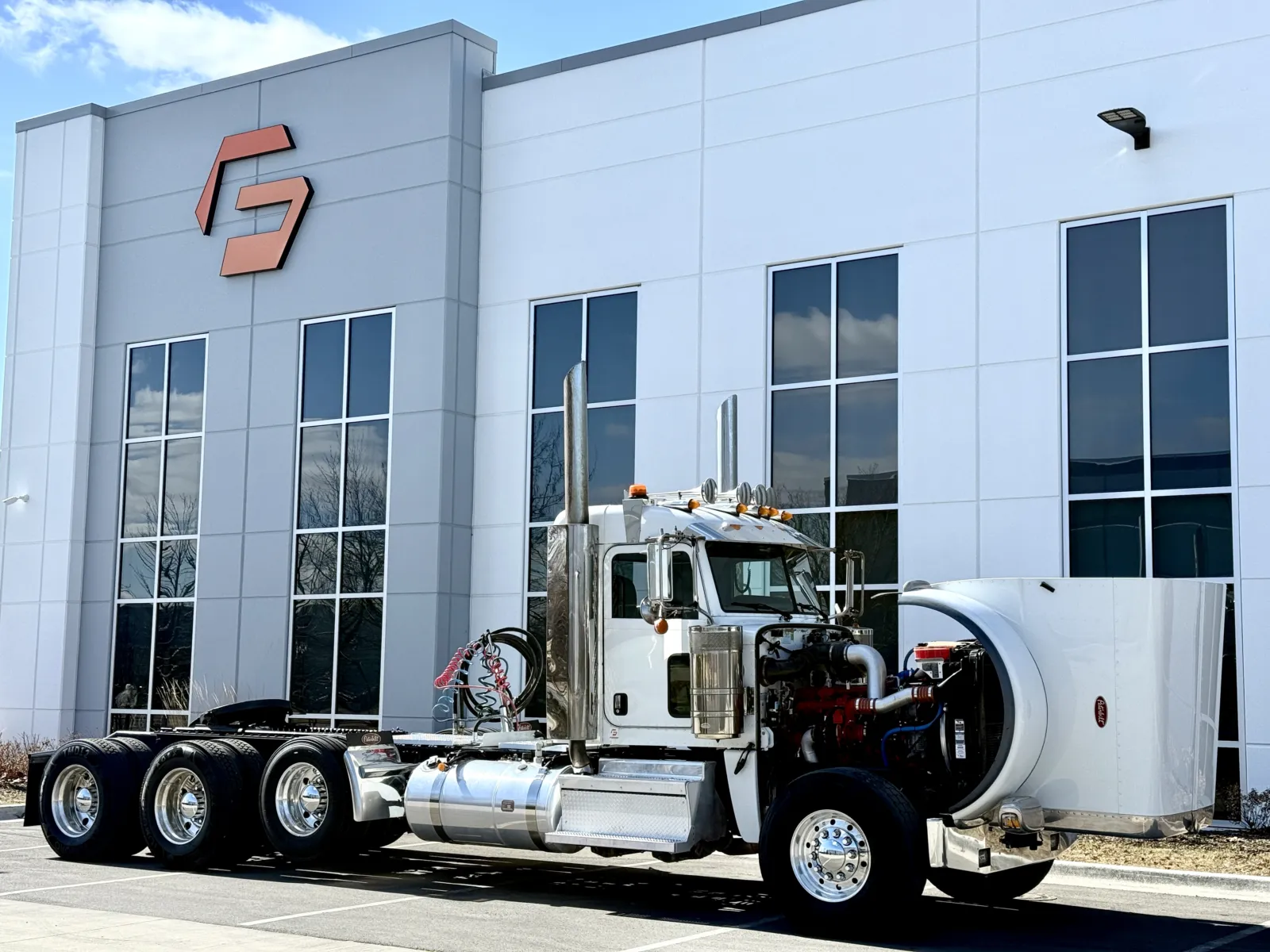 2023 Peterbilt 389 - image 9