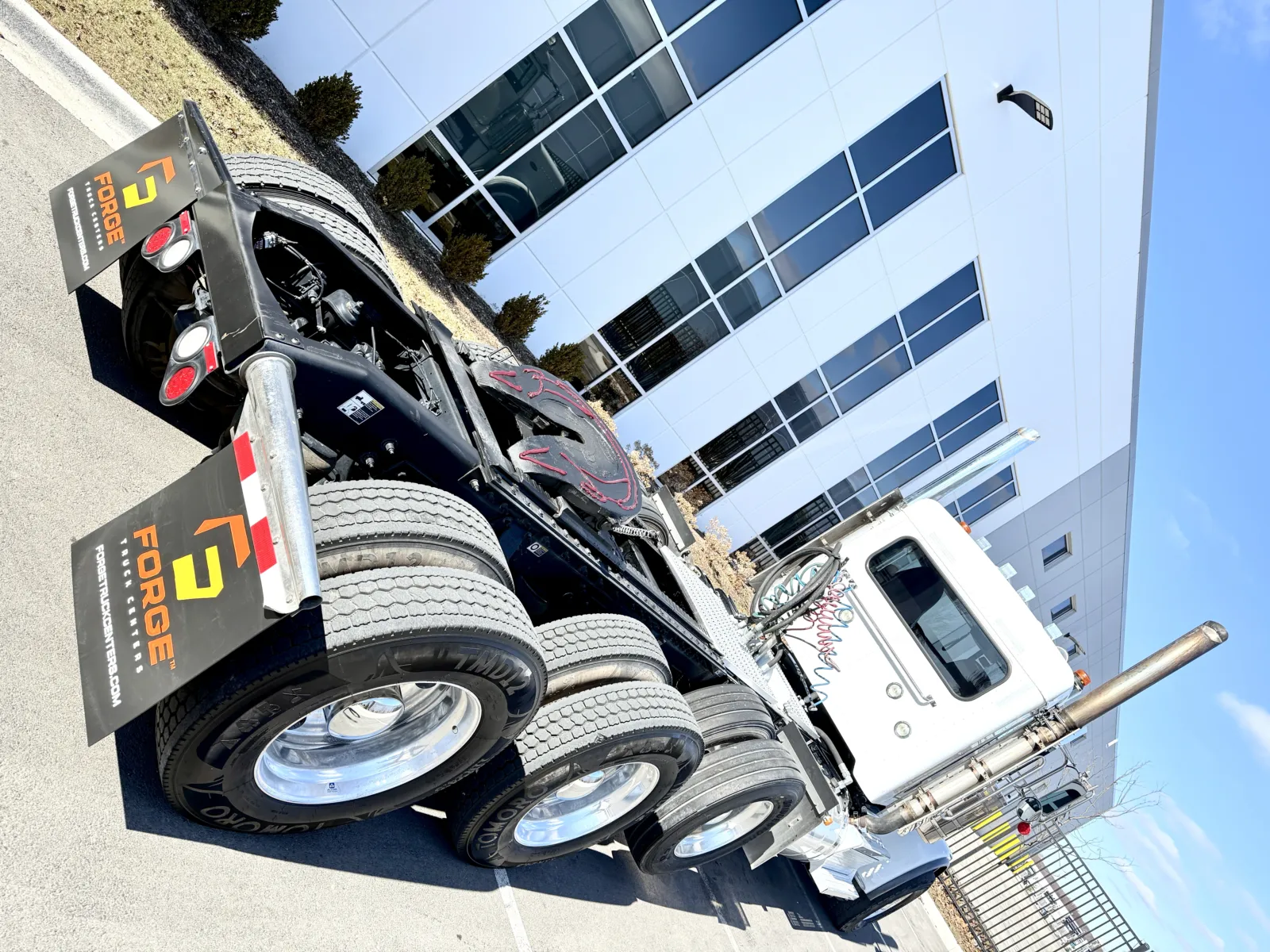 2023 Peterbilt 389 - image 11