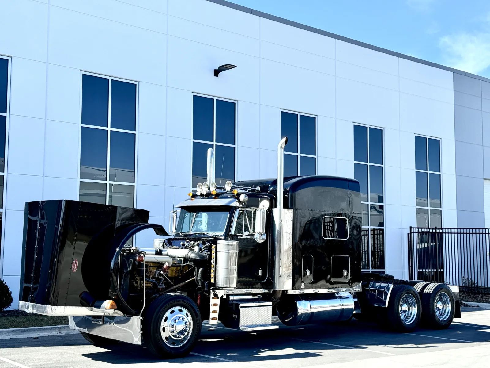 2000 Peterbilt - image 10