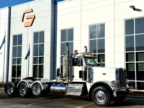 Photos of 2015 PETERBILT 389 for sale in New Lenox, IL at Forge Truck Centers - Illinois