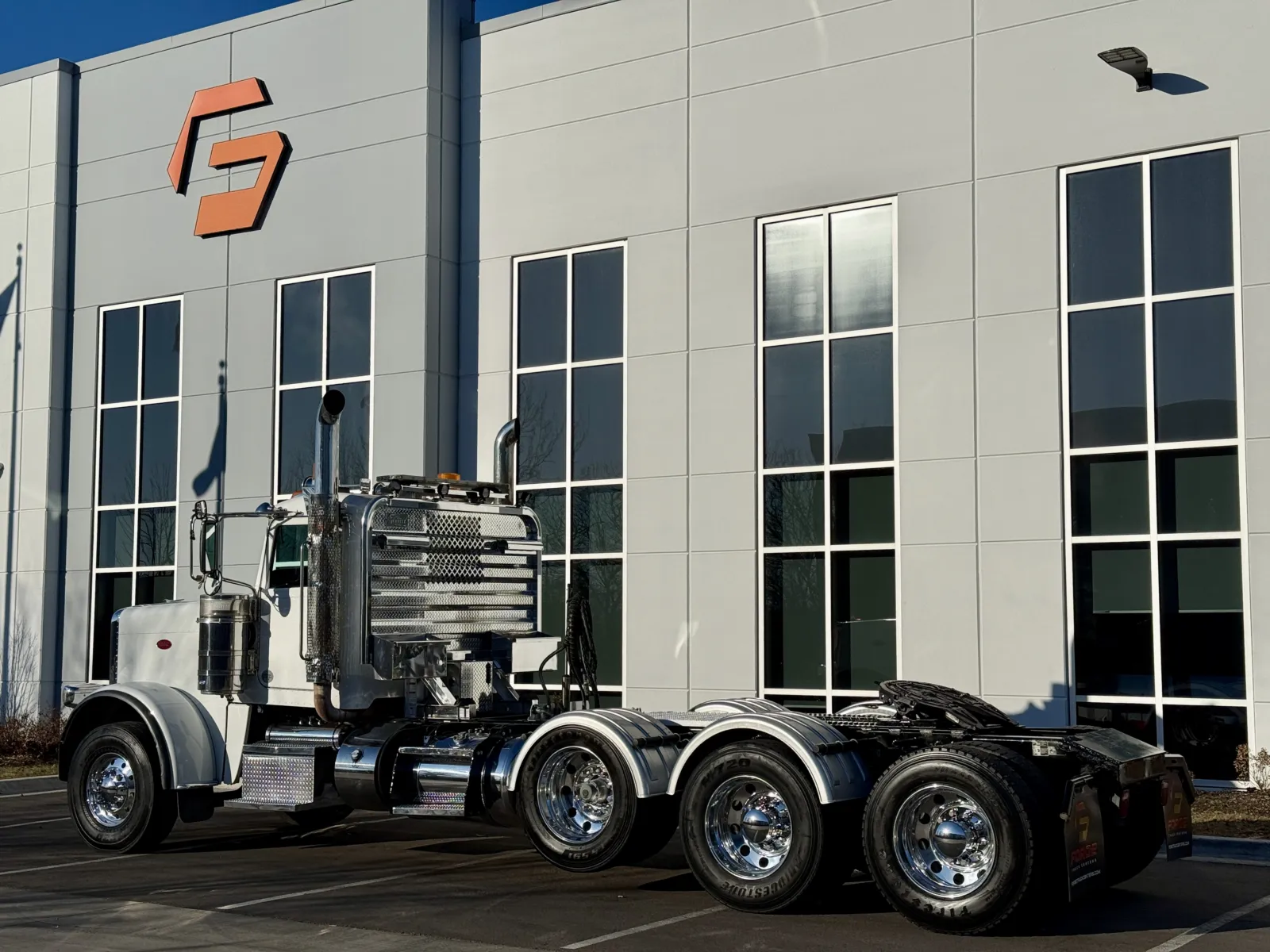 2015 Peterbilt 389 - image 6
