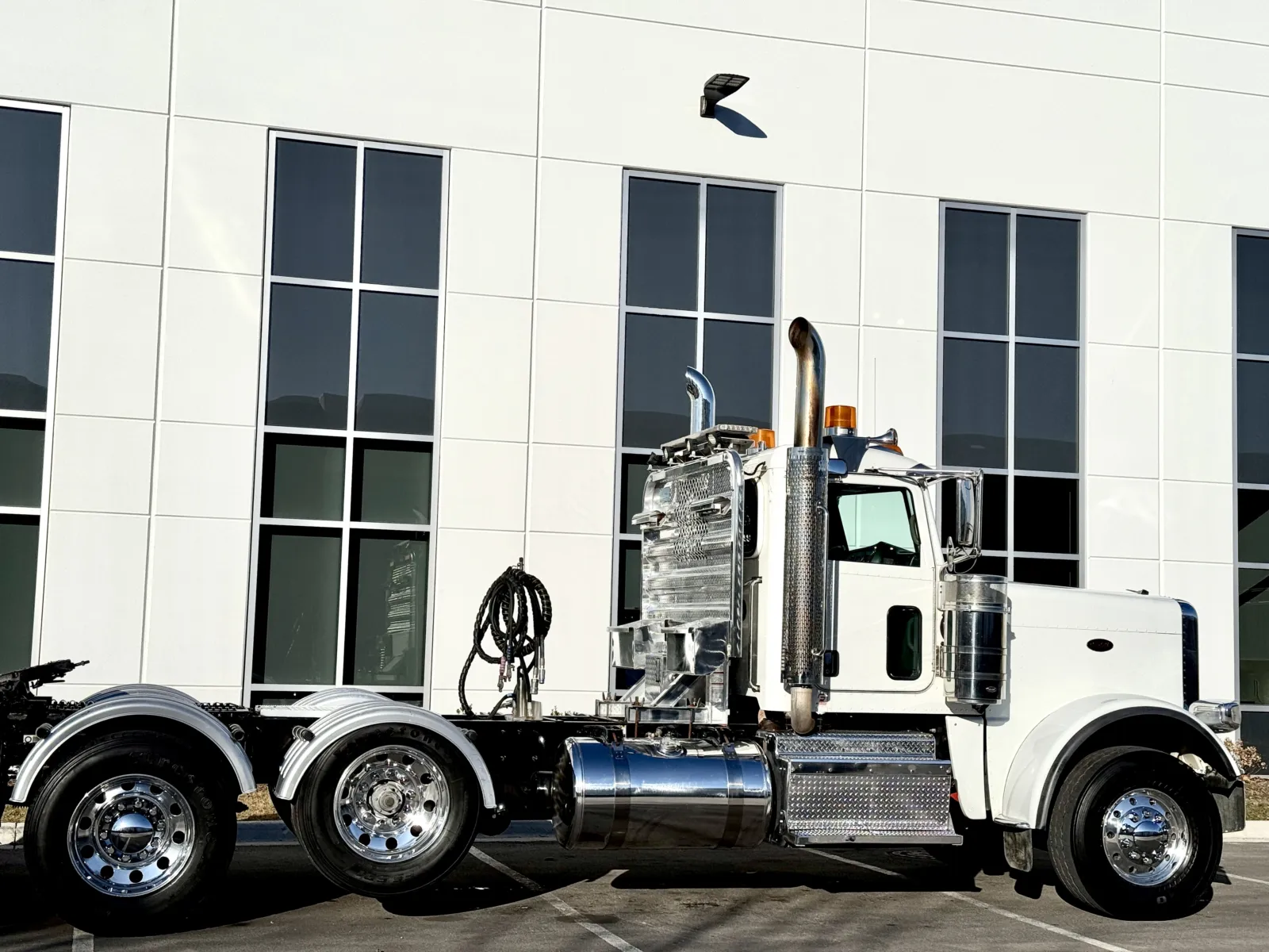 2015 Peterbilt 389 - image 7