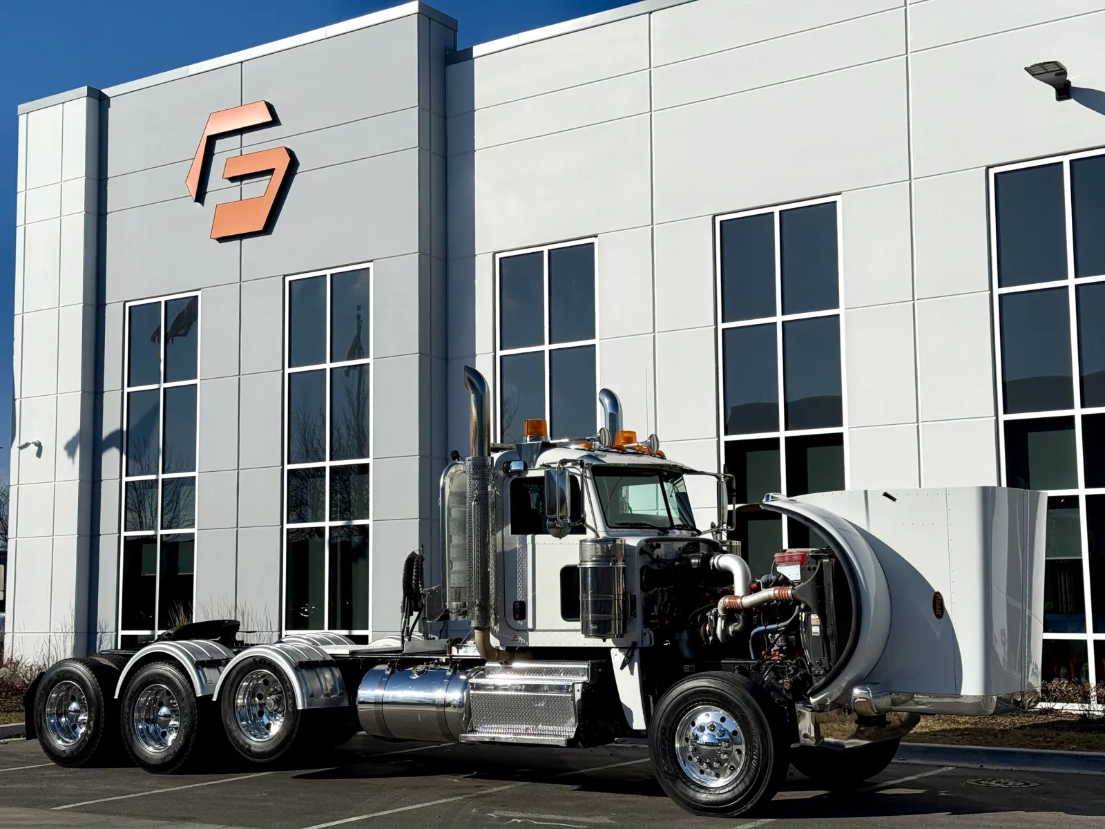 2015 Peterbilt 389 - image 9