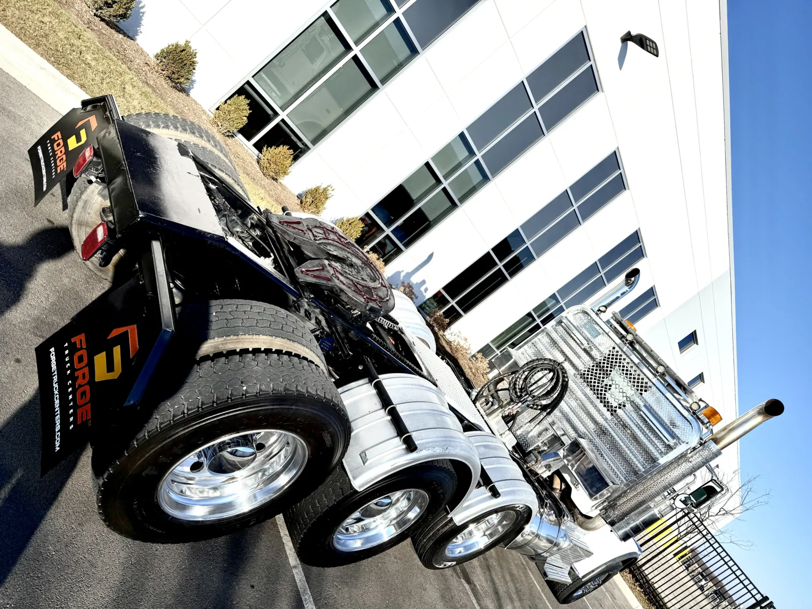 2015 Peterbilt 389 - image 11