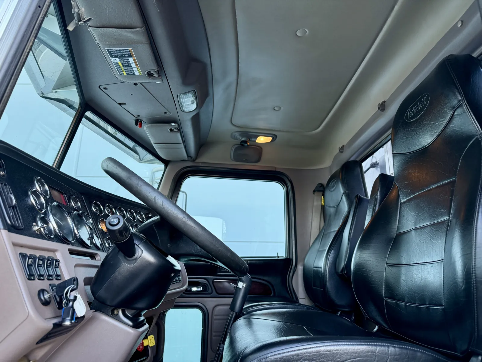 2015 Peterbilt 389 - image 14