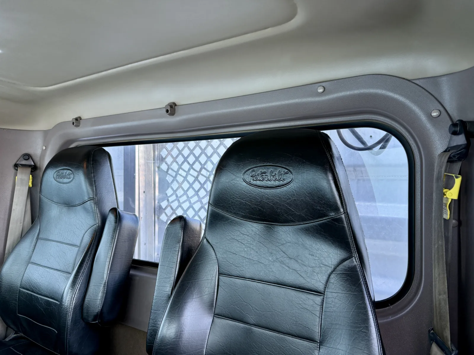 2015 Peterbilt 389 - image 20
