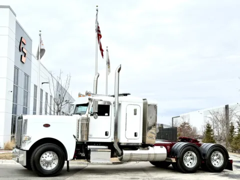 2011 PETERBILT 389 for sale in New Lenox, IL