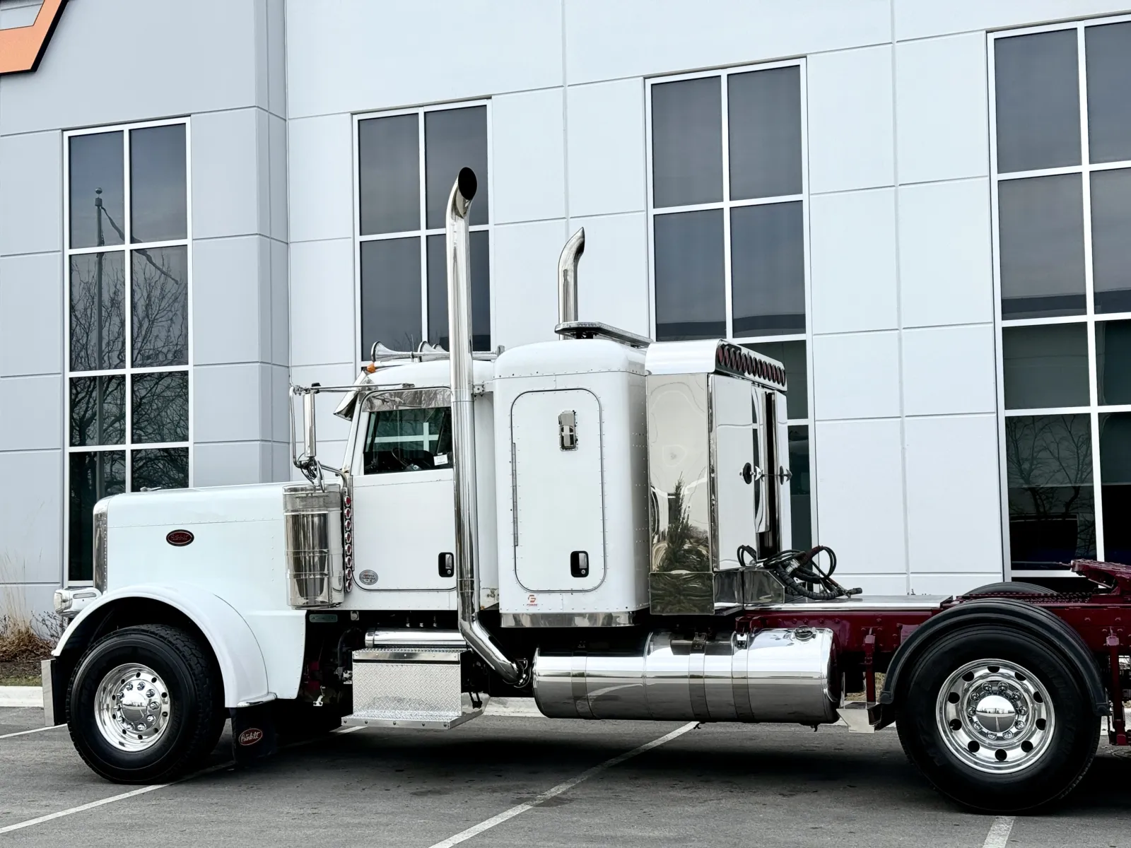 2011 Peterbilt 389 - image 8