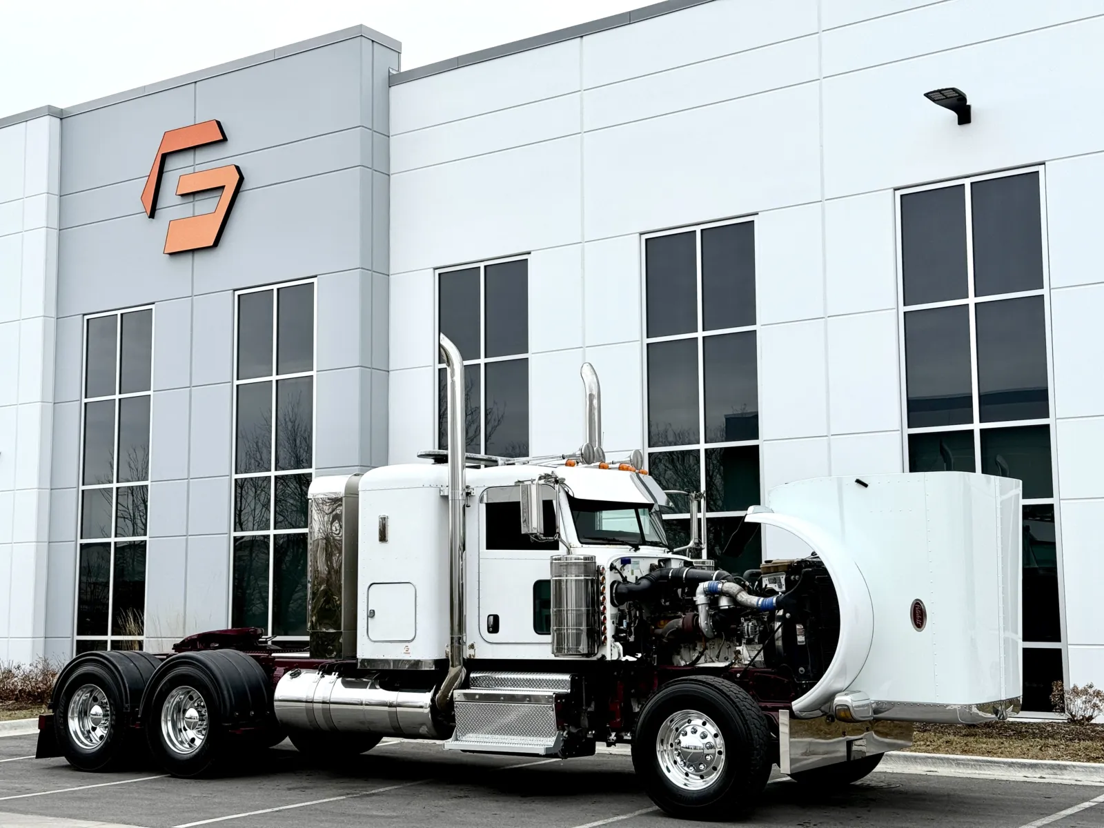 2011 Peterbilt 389 - image 9