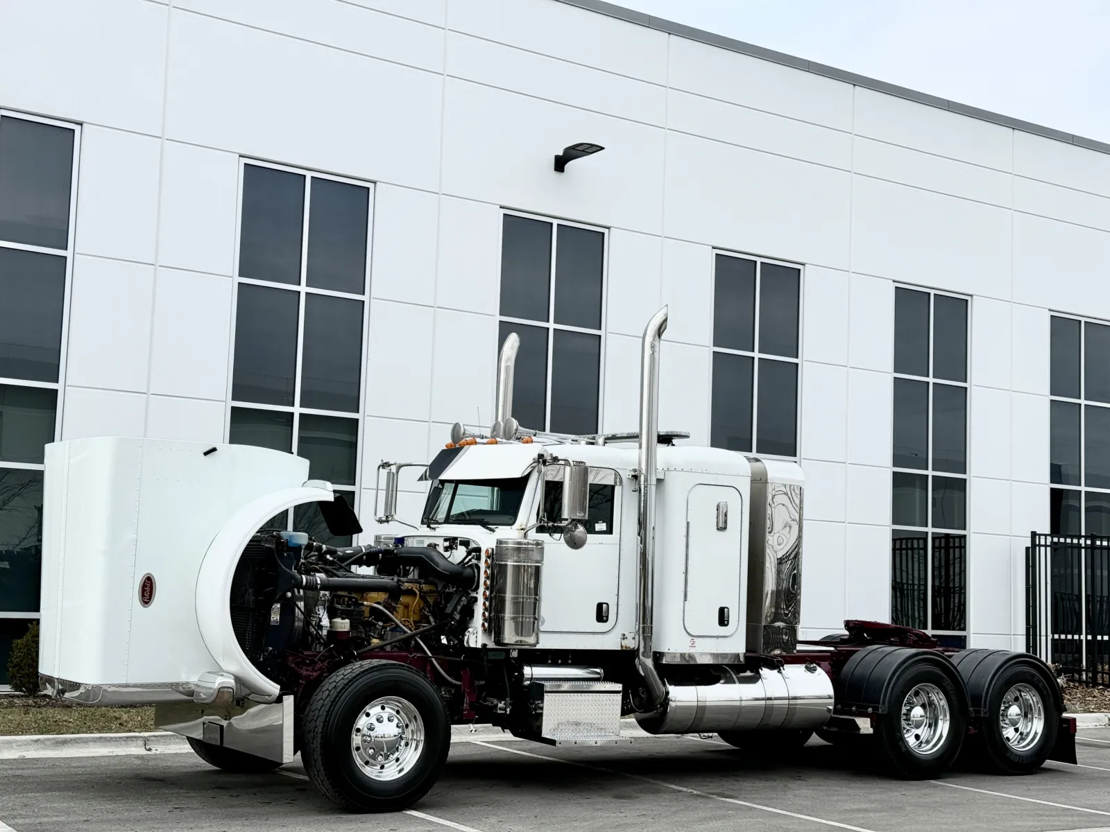 2011 Peterbilt 389 - image 10