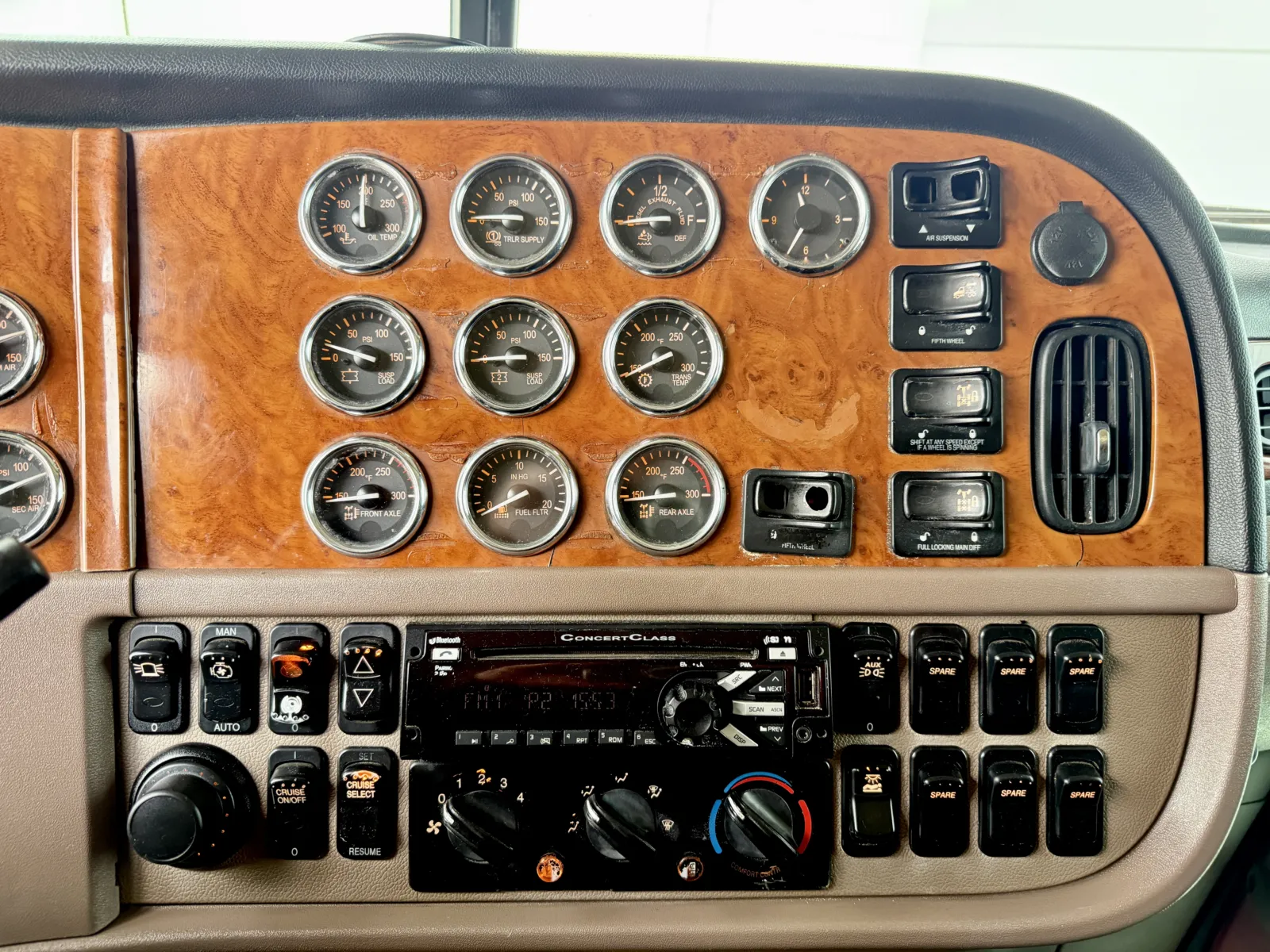 2011 Peterbilt 389 - image 18