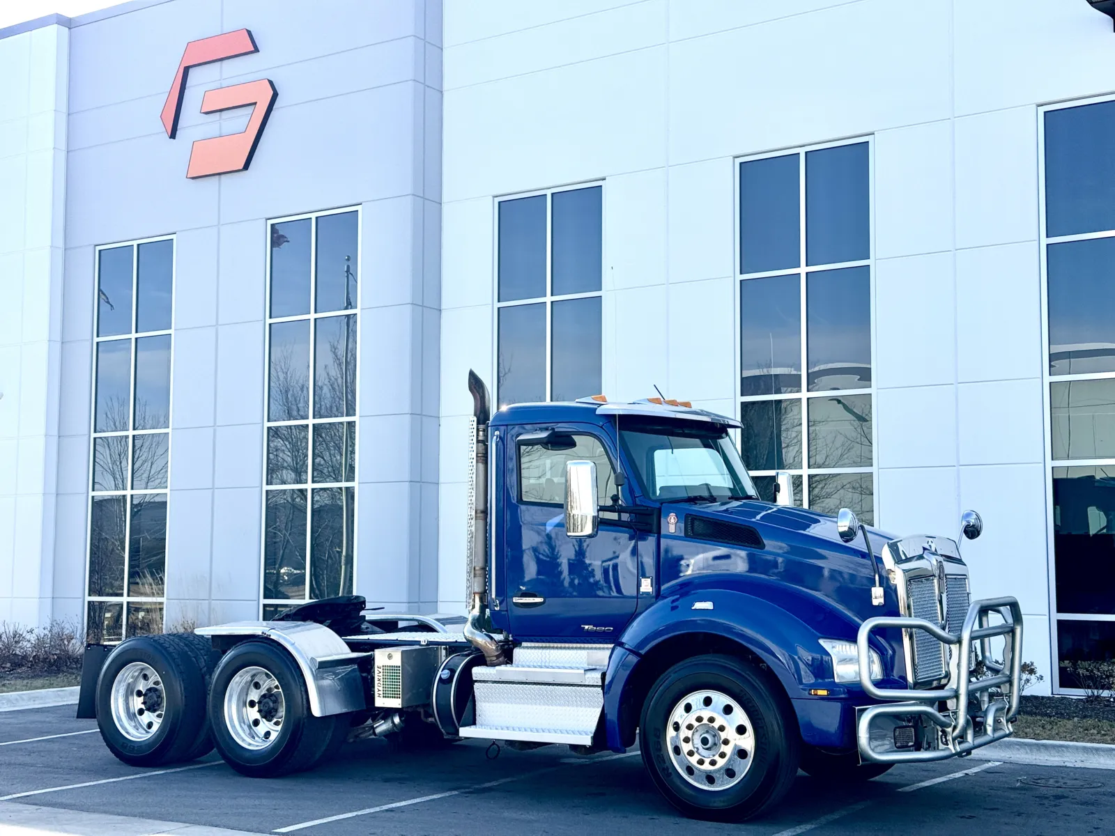 2019 Kenworth T880 - image 2