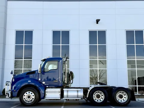 More photos of 2019 KENWORTH T880 at Forge Truck Centers - Illinois, IL
