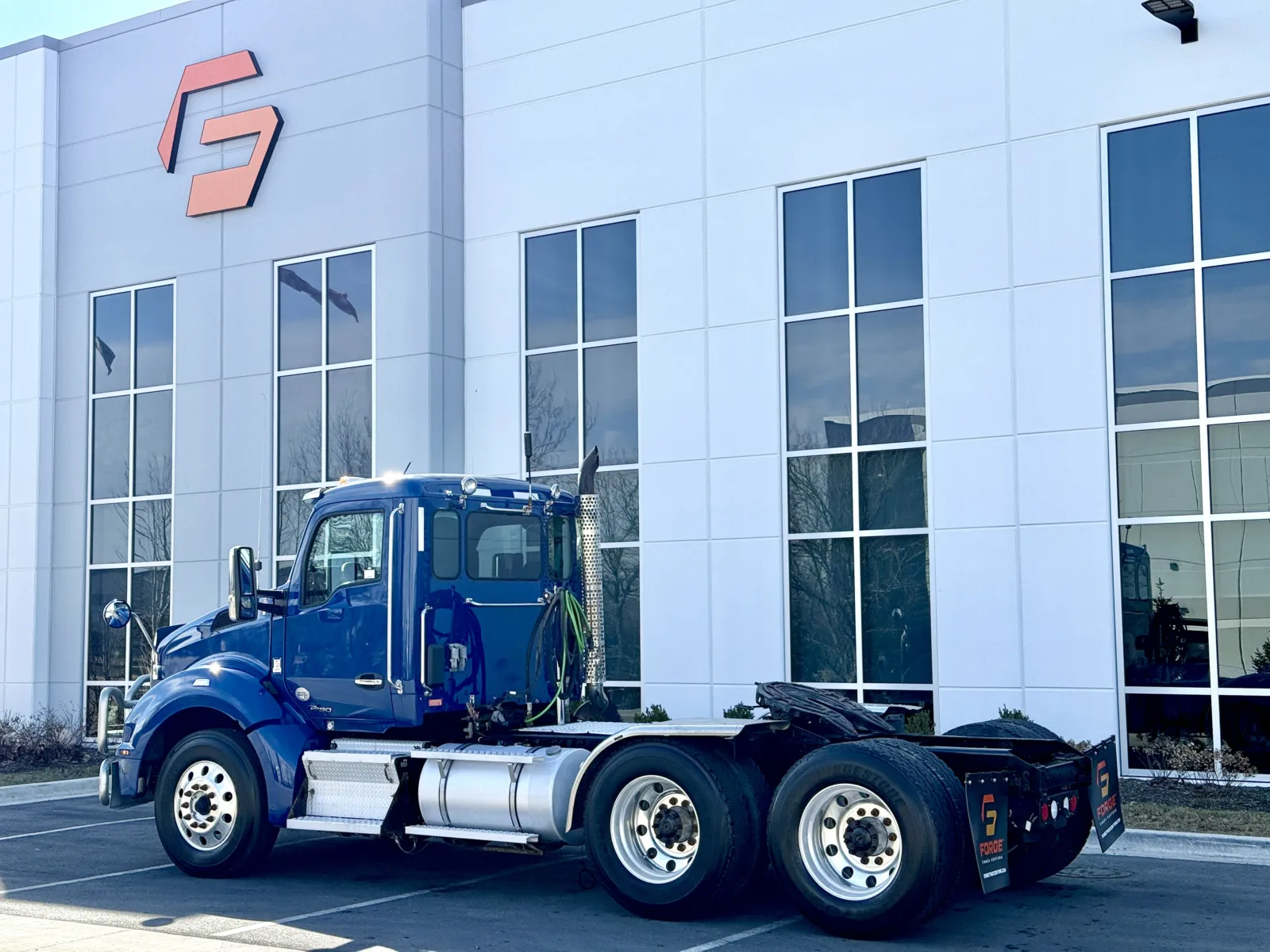 2019 Kenworth T880 - image 6