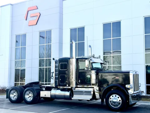 Photos of 2021 PETERBILT 389 for sale in New Lenox, IL at Forge Truck Centers - Illinois