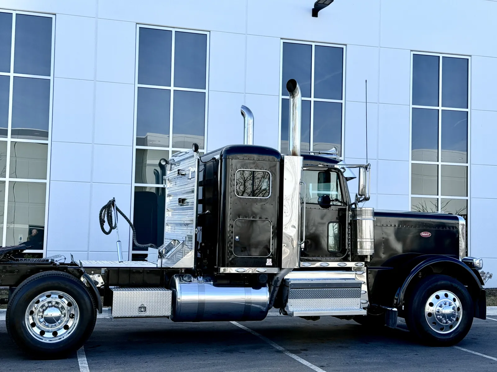 2021 Peterbilt 389 - image 7