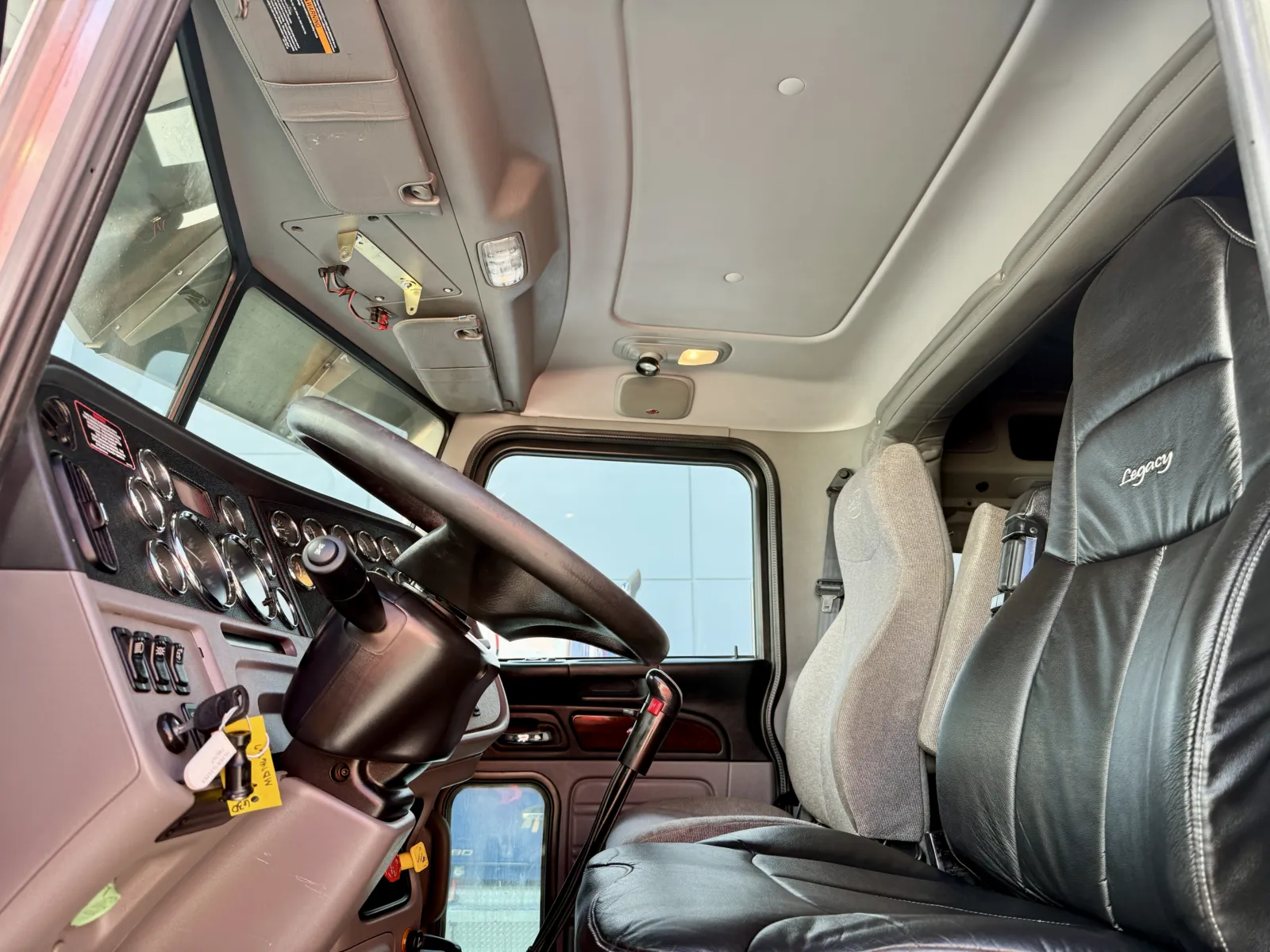 2021 Peterbilt 389 - image 14